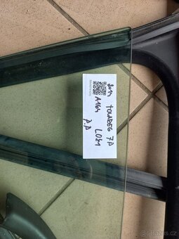 VW Touareg 7P, sklo PP dveří - 2