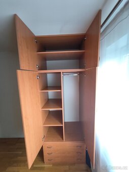 Vysoká skříň - 2