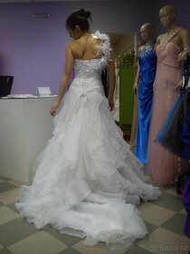 Svatební šaty Emmi Mariage se šněrovačkou, bílé - 2