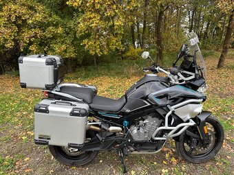 CFMOTO 800MT top stav 9tkm spousta doplňků - 2