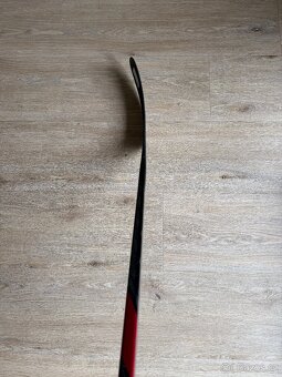 Hokejka Bauer Vapor X80, INT. flex 67. ohyb P92, pravá - 2