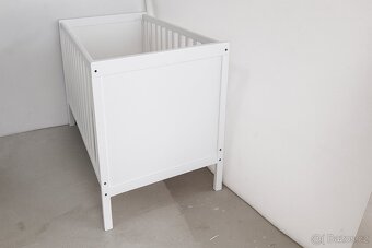 Dětská dřevěná postýlka - 2