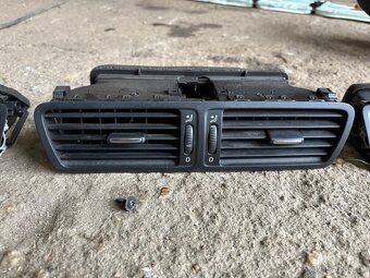 Výdechy Passat b6 - 2