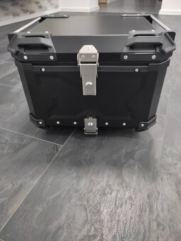 Univerzální hliníkový moto kufr 55L (Topcase) - 2