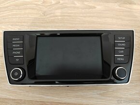 Budíky, rádio Škoda - 2