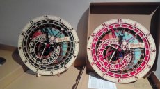 SUVENIRY-HODINY A MAGNETY 30-430Kč - 2