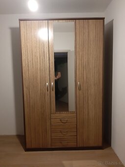 Šatní skříň - 2