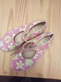 dívčí kožené balerinky 33 - 2