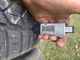 225/50/18 dvě zimní pneu Pirelli - 2