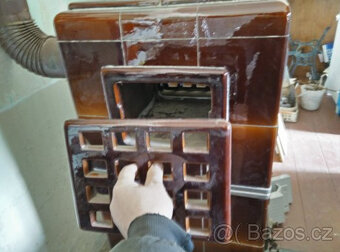 Kachlová kamna. - 2