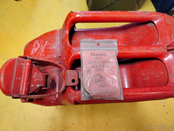 2x plechový kanystr 20L - 2