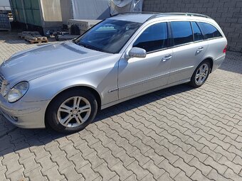 Mercedes Benz E211 - 2