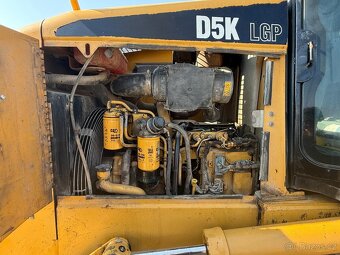 Pásový dozer CAT D5K - 2