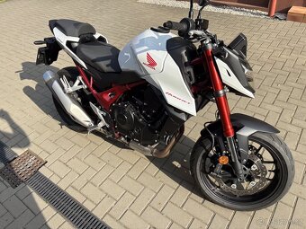 Honda CB 750 Hornet, podvozek Matris, najeto 2800 km - 2