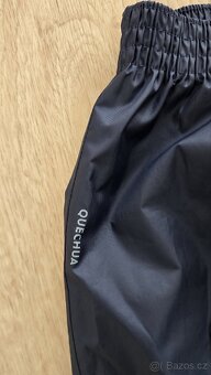 Decathlon QUECHUA kalhoty do deště vel 7-8 let - 2