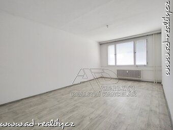Pronájem panel bytu 2+1 s komorou [64m2] Pražské předměstí, - 2