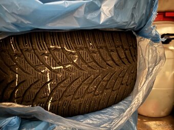 Pneu nokian tyres wr suv 4 275/45 R20 - 2