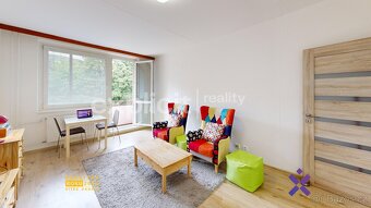 Pronájem bytu 1+1 s lodžií, 33 m2 - ul. Družstevní, Zlín - 2
