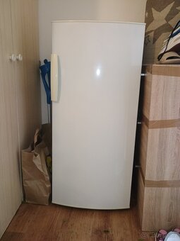 Prodám funkční pěti šuplíkovy mrazák - 2