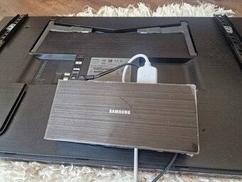 Samsung QE32LS03TC Smart TV - 2