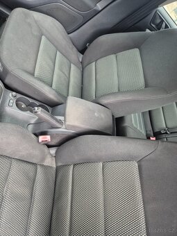Škoda octavia 2 sedačky, interiér - 2