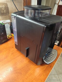 Prodám automatický kávovar Krups EA81 - 2