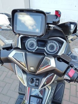 Honda Forza 300 (NF08) 2019-TOP stav,Tuning,včetně doplňků - 2