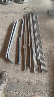 Lišty na Š.110r - 2