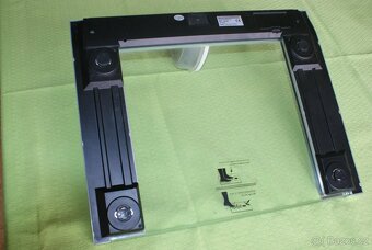 Moderní  osobní  váha. - 2