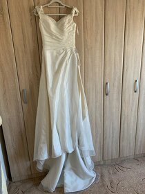 Svatební šaty s vlečkou - 2