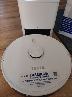 Tesla roboticky vysavač s mopováním - 2