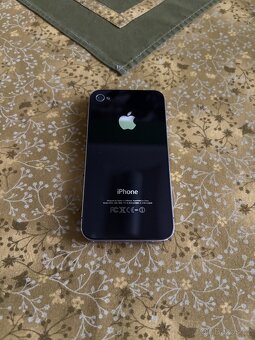 iPhone 4 16GB + iPod touch 8GB - 2