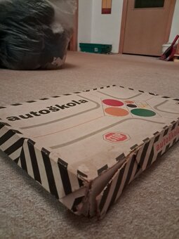 Stará retro hra Autoškola - Kovozávody Semily - 2