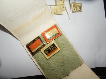 odznáčky různé - 2