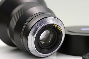 ZEISS Distagon 15 mm f/2.8 ZE pro Canon EF +filtr - 2