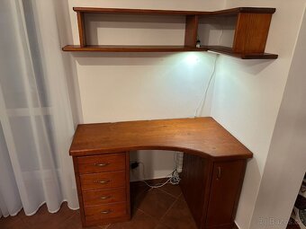 Rohový psací stůl s policí - 2