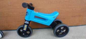 Prodám odrážedlo s přilbou,velikost xs 46-53 cm. Jedeno odrá - 2