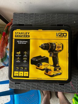 AKU vrtačka Stanley SFMCD726D2K - 2