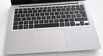 ASUS S200E – 12" dotyk, SSD 480 GB, velmi lehký - 2