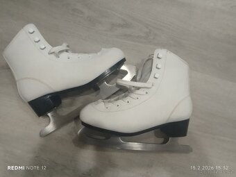 Dívčí lední brusle - 2
