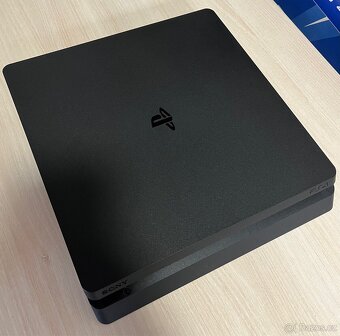 Prodám PS4 - 2
