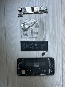 iPhone 5 a 5s na náhradní díly - 2