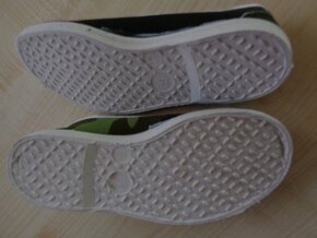 Maskáčové cvičky-nenošené, vel. 26 - 2