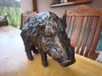 Bronzová socha divočáka - 2