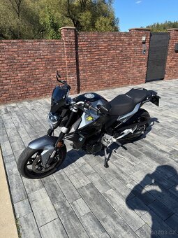 F 900 R - 2