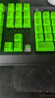 Razer BlackWidow V3 (Green switch, green keycapy) - 2
