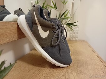 Nike dámské sportovní tenisky vel. 38 - 2