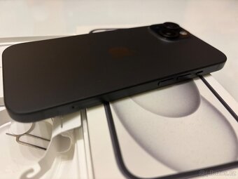 iPhone 15 černá barva 128gb top stav jako nový - 2