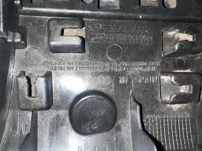 LP Kryt blatníku černá LZ9Y 4L0854959F Audi Q7 4L 2008 - 2