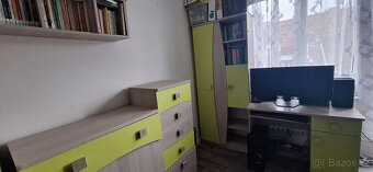 Skříně, komody a psací stůl - 2
